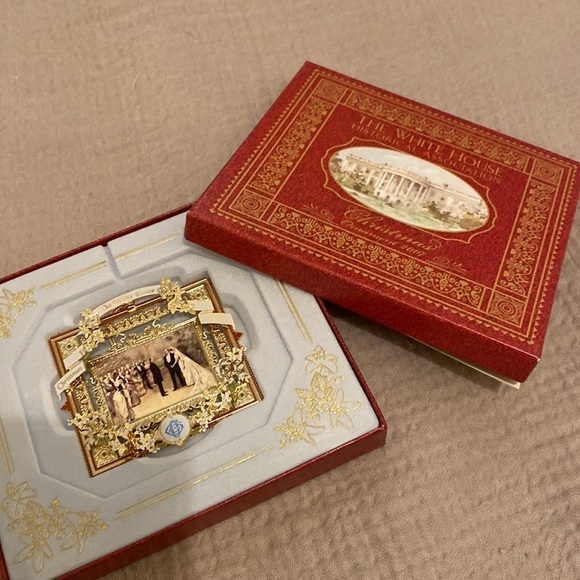 UNITAD STATE CONGRESSIONAL HOLLIDAY ORNAMENTS. 7 FOR ONLY $125 !!! - Picture 12 of 13